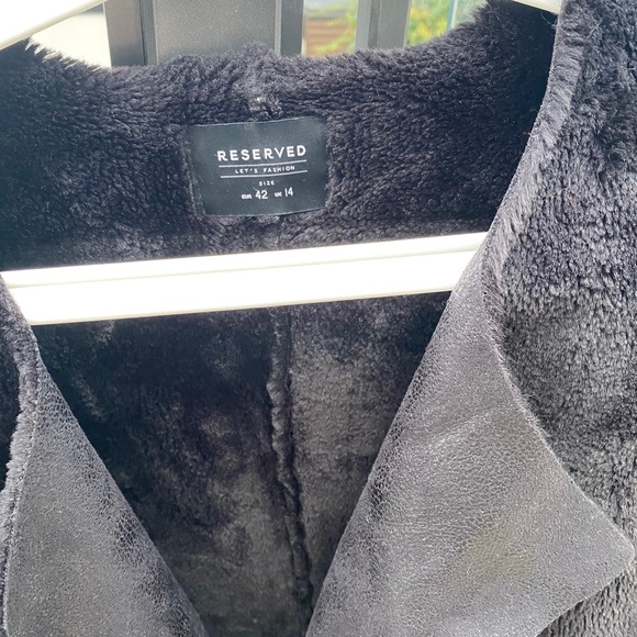 Black vest - Picture 3 of 6